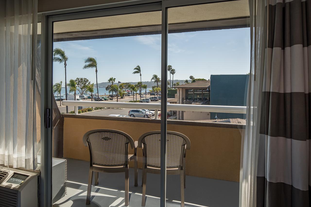 Bay Club Hotel And Marina San Diego Exterior photo